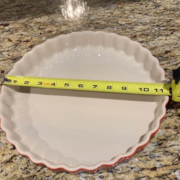 NWT Le Creuset Fluted Flan Dish in Cerise - Picture 10 of 11